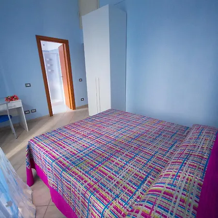 Ad Duas Lauros Oda ve Kahvaltı Roma