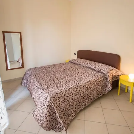 Ad Duas Lauros Panzió *